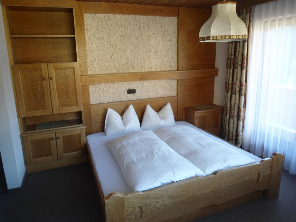 Haus Marion Hotel Тукс Екстериор снимка